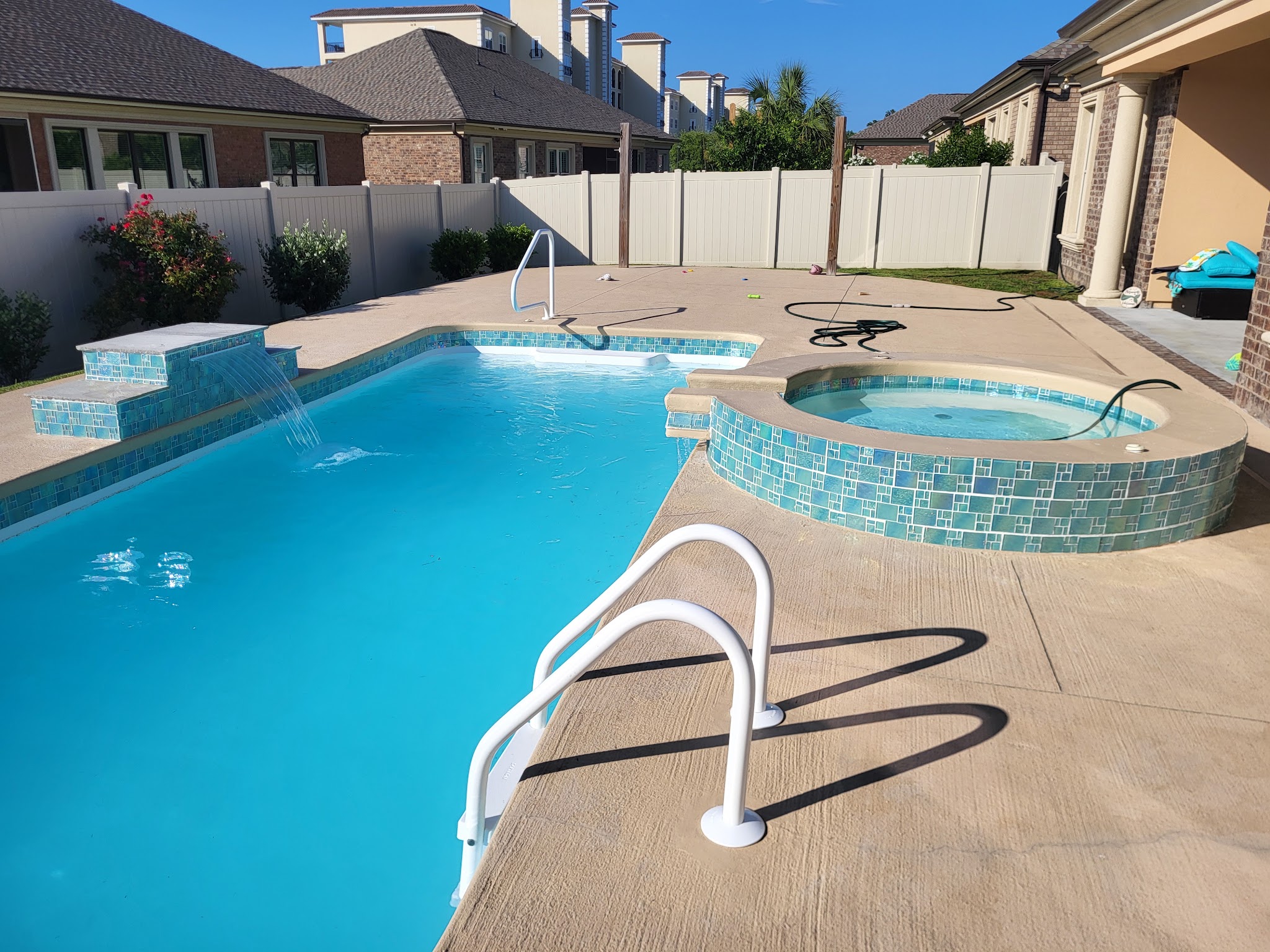 A finished pool and raised spa built by us in Myrtle Beach